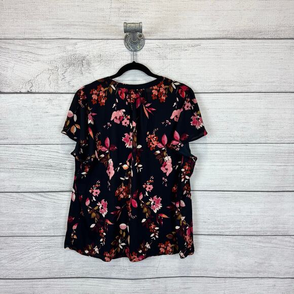 Maurices Plus Size Black & Pink Floral Flutter Sleeve V-Neck Blouse Size 1X - Picture 7 of 8